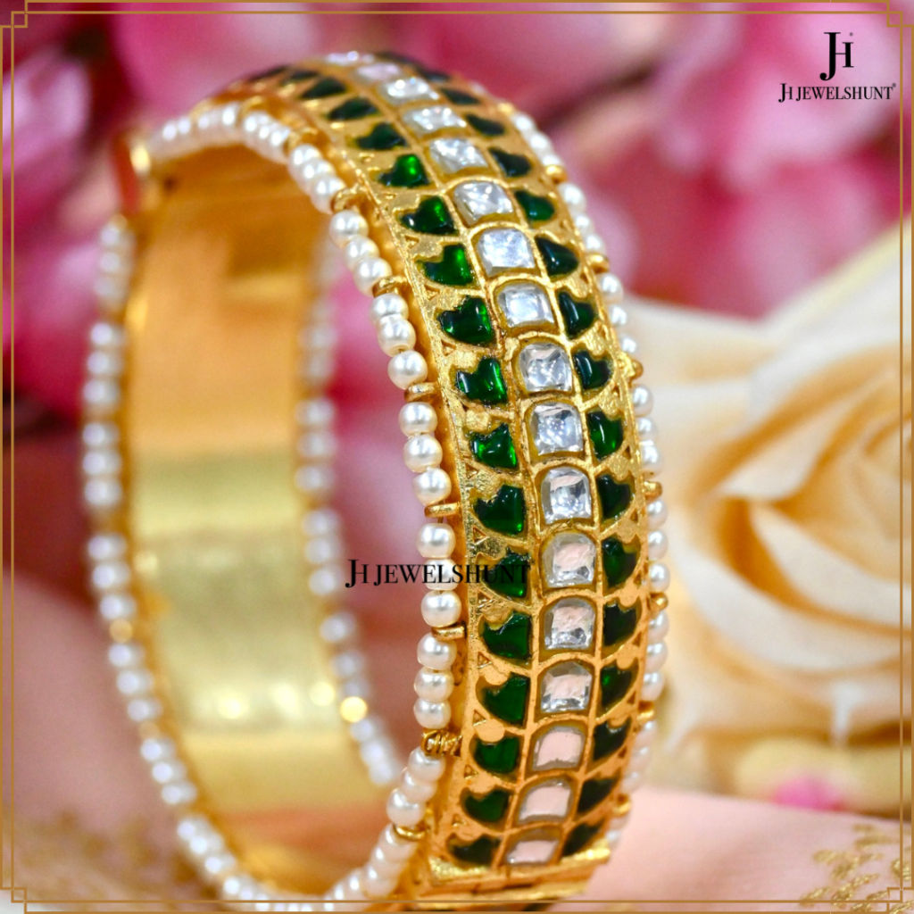 Exclusive Emerald Green Kundan Jadau Bangles