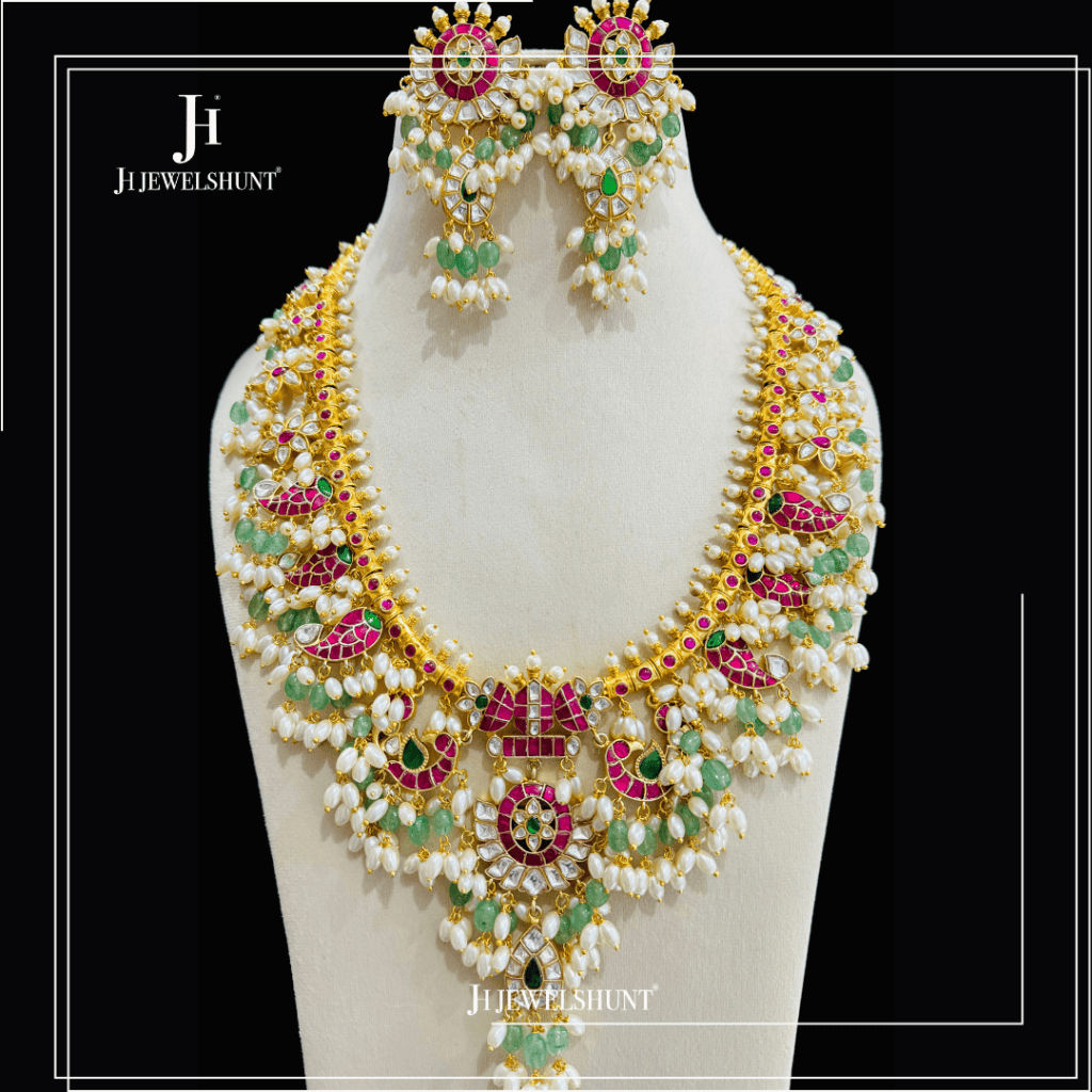Kundan jadau Guttupusallu Haram with earrings
