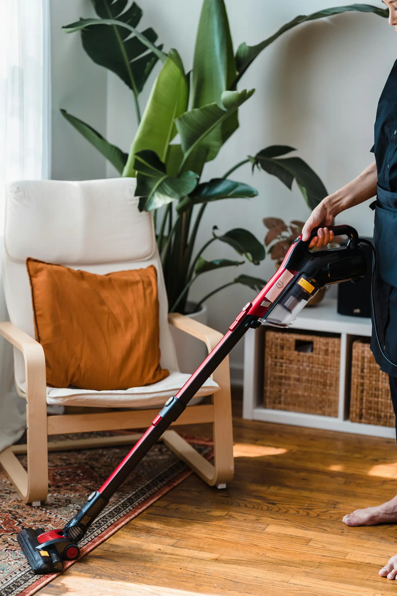 Floor cleaning and maintenance service