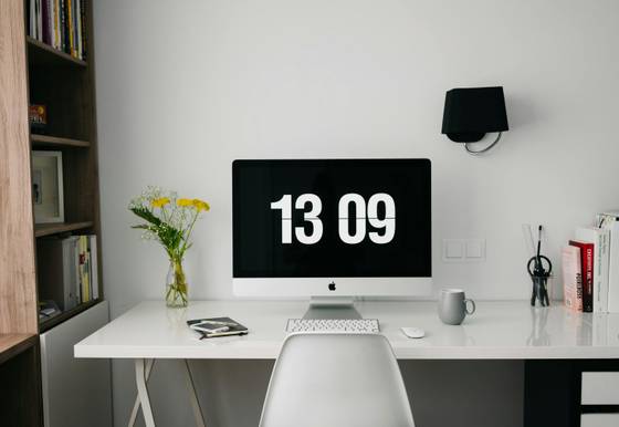 Aesthetic Setup wallpaper for iPad Pro 11-inch (2420x1668)