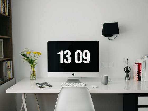Aesthetic Setup wallpaper for iPad Pro 13-inch (2752x2064)
