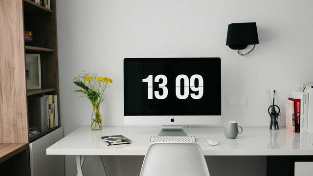 Aesthetic Setup - 2K laptop wallpaper