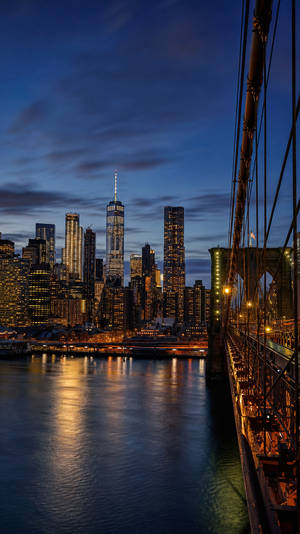 Brooklyn Bridge Blue Hour wallpaper for iPhone SE (750x1334)