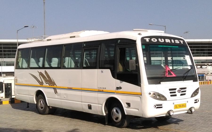 Exploring India with Comfort: Your Guide to Minibus Hire for Mid-Size Groups