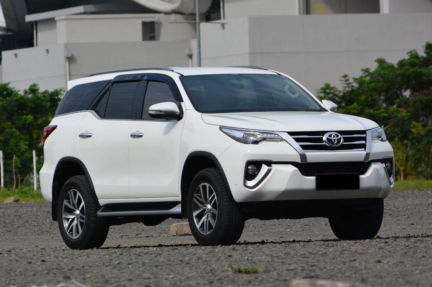 Explore India in Style: Why the Toyota Fortuner is the Ultimate SUV for Your Travels