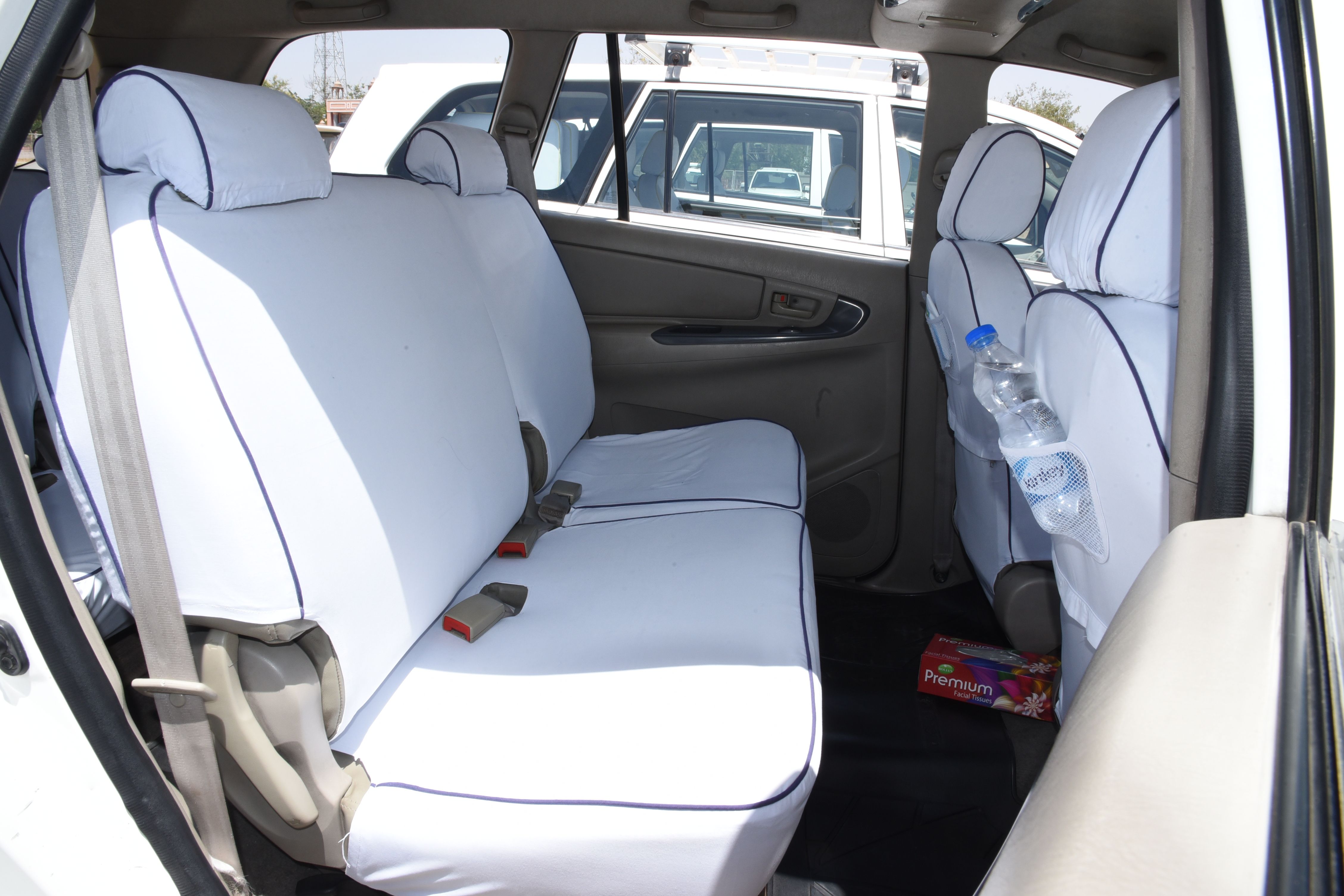 Middle row seating options: captain seats vs bench