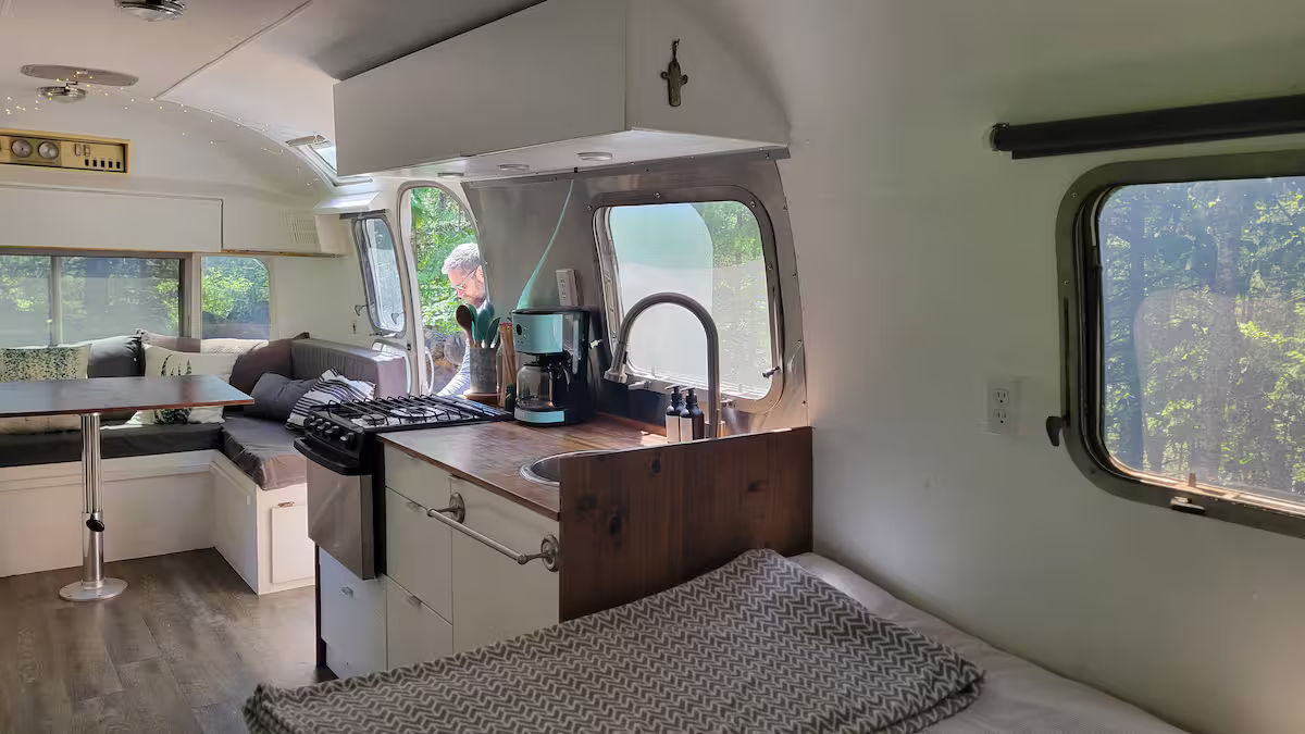The Airstream by Joffre Creek Cabins