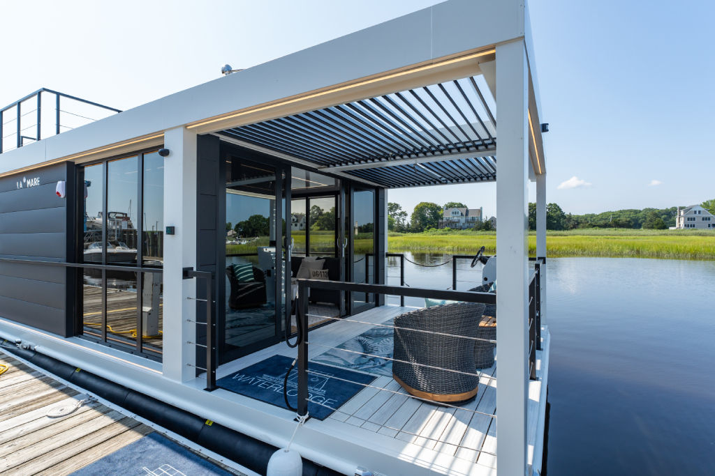 FLOAT Luxury Houseboat