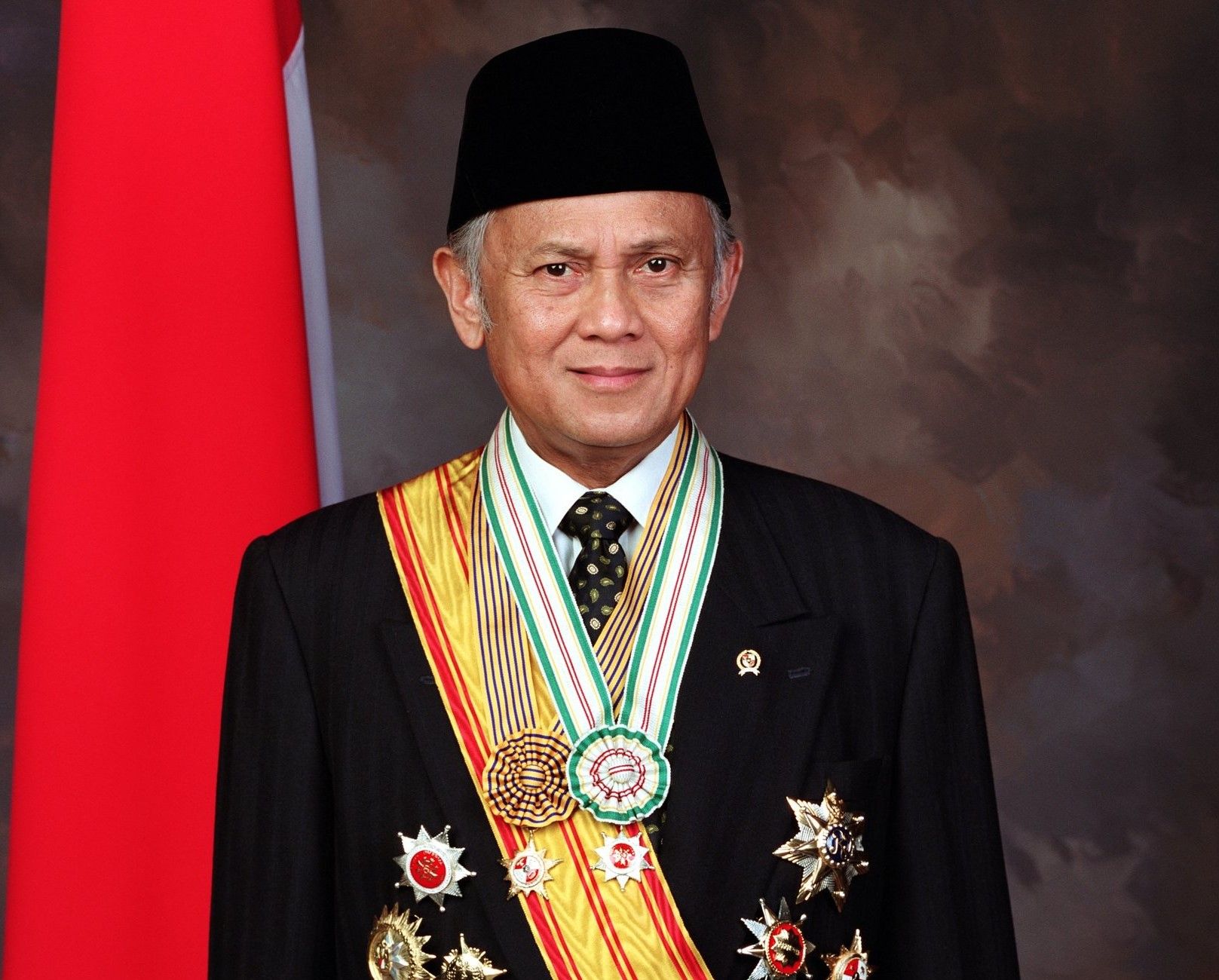 /ulang-tahun-orang-terkenal/orang/Habibie-1