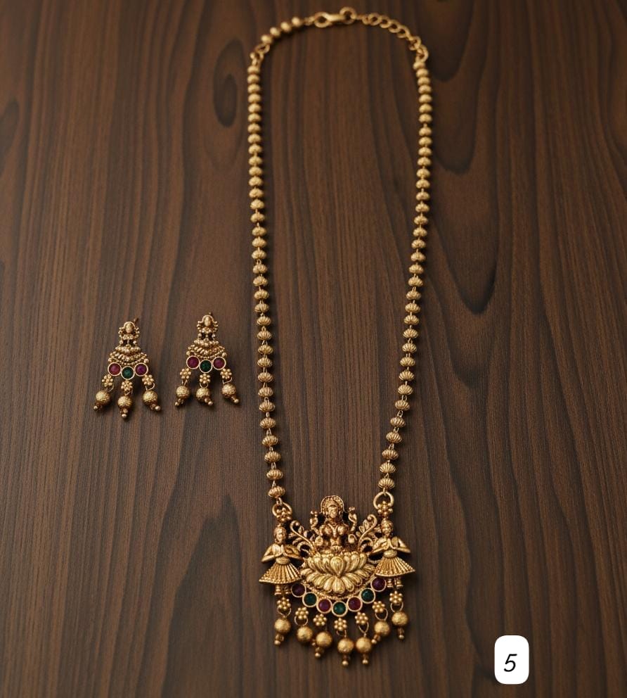 Necklace with matching studs