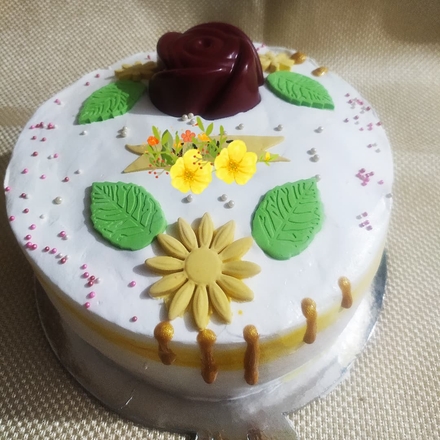 Simple floral cake