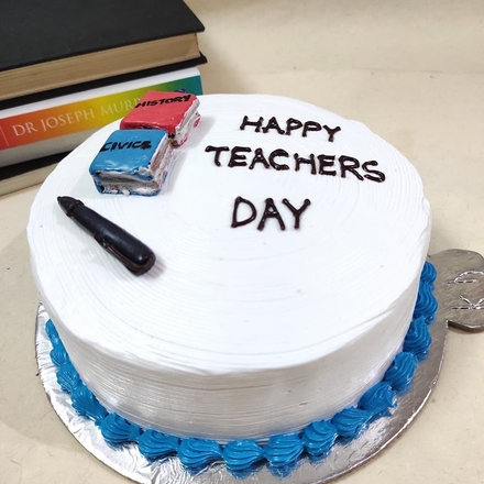 Teacher themed cake