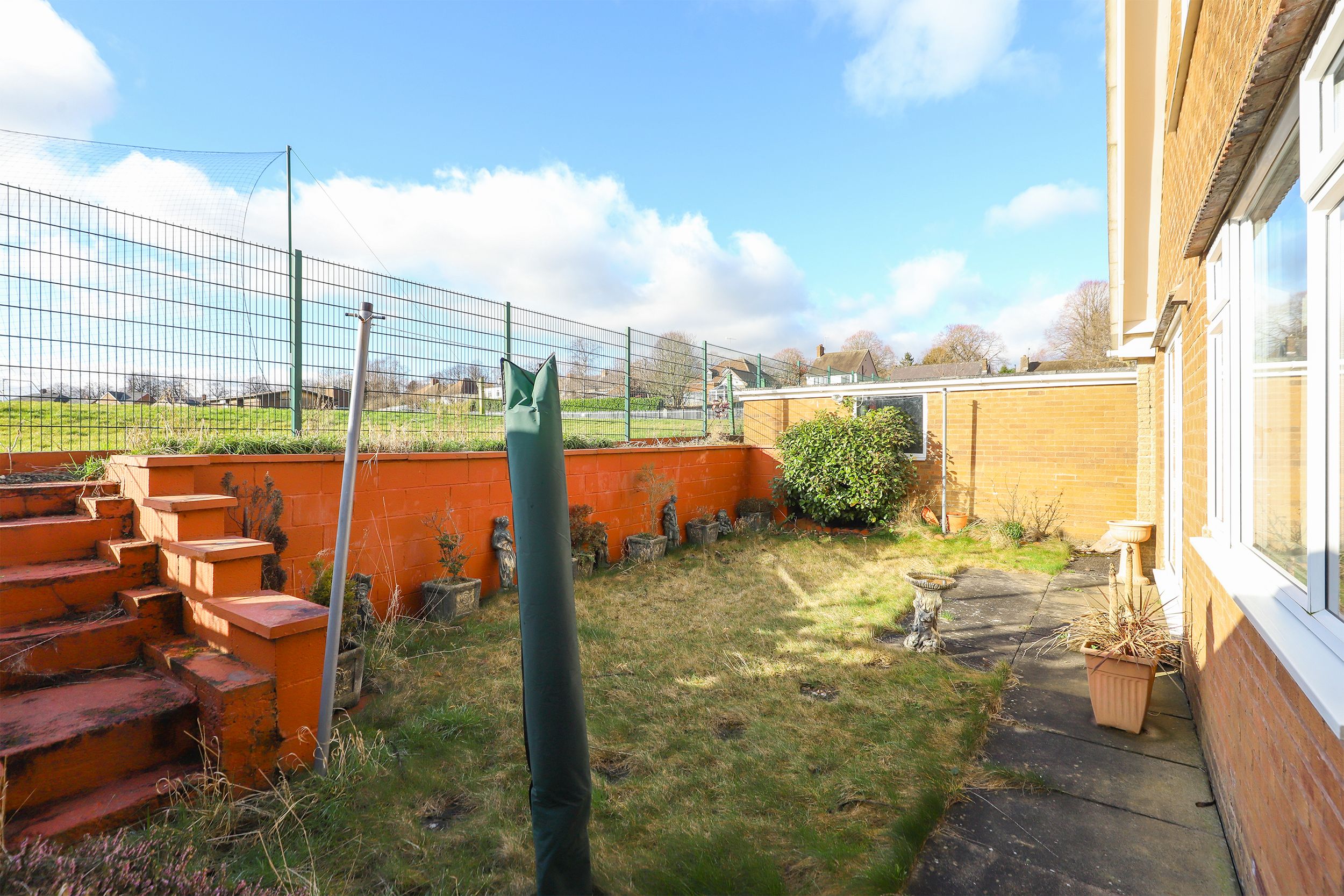 Thornbridge Crescent, Chesterfield, S40 Street