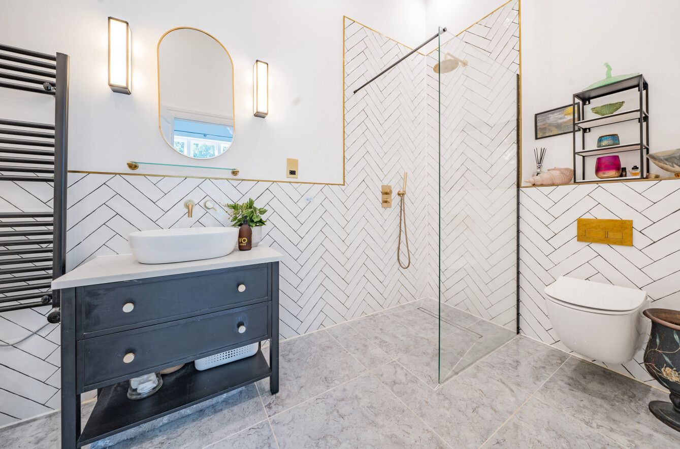 Broadwater Down, Tunbridge Wells, TN2 Street