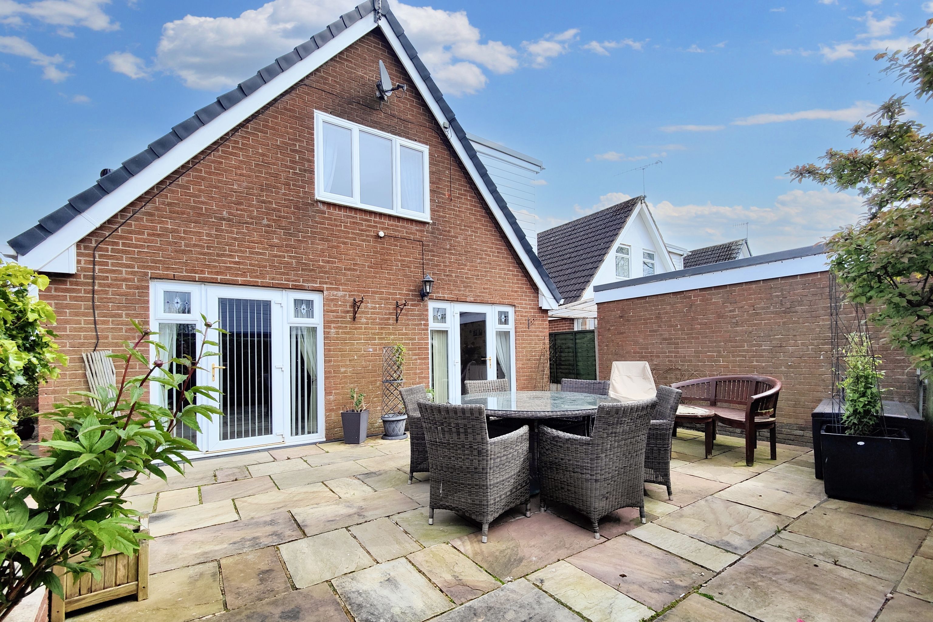 Knowe Hill Crescent, Lancaster, LA1 Street