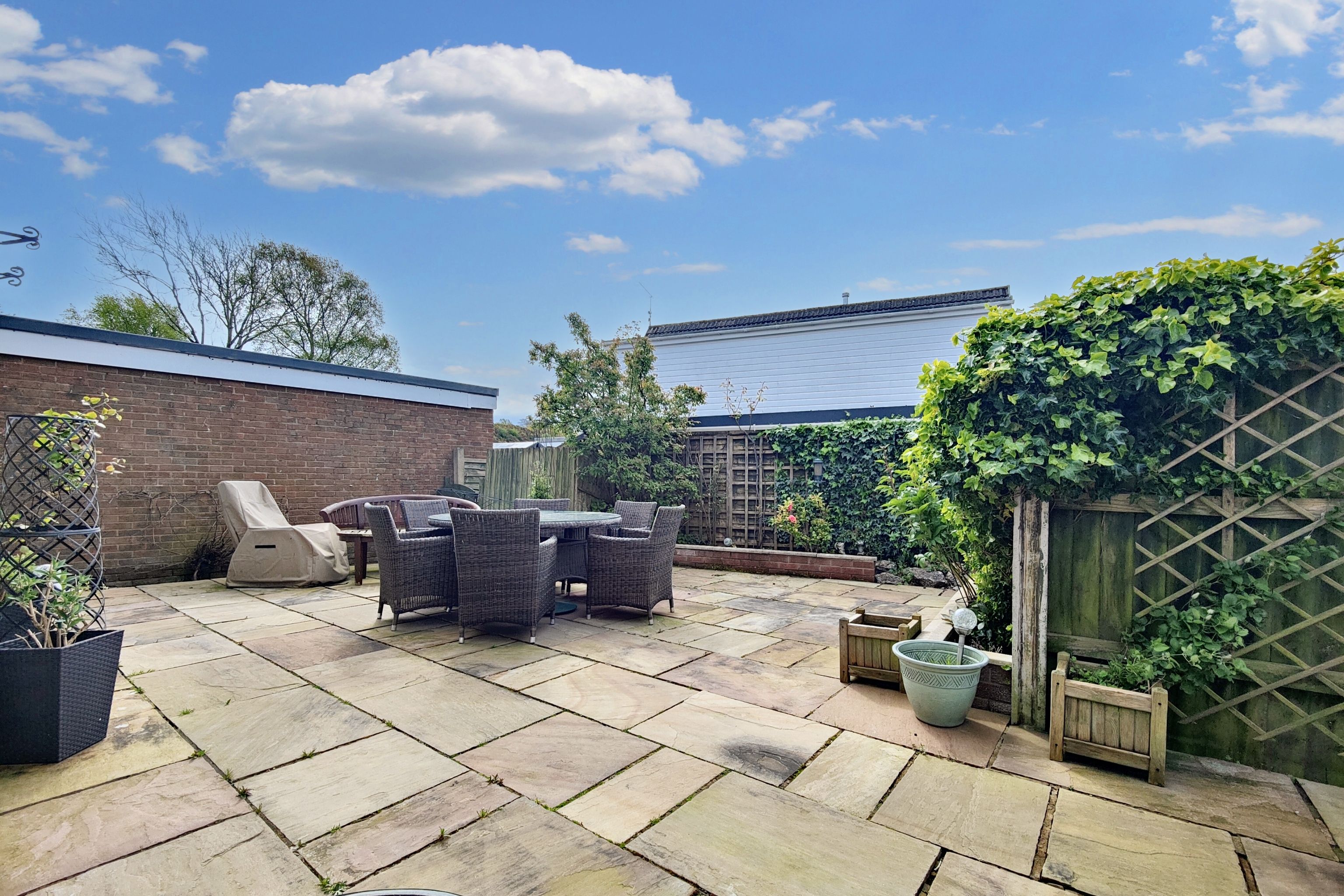 Knowe Hill Crescent, Lancaster, LA1 Street