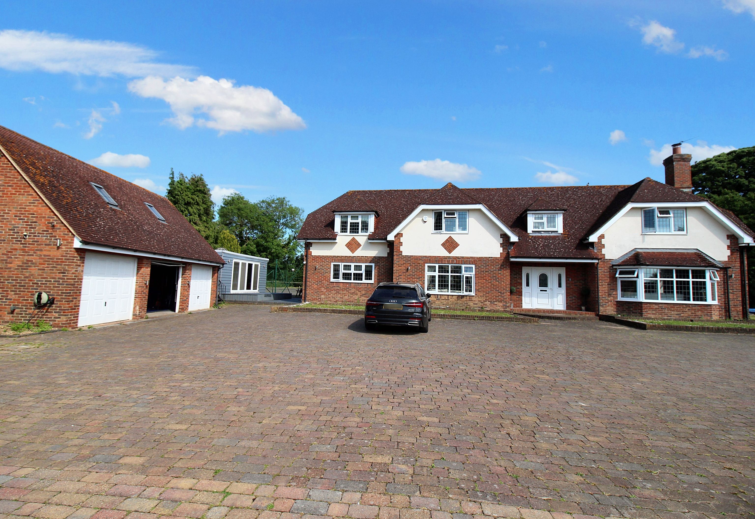 Leighton House, Sole Street, Cobham, Kent DA13 0XZ Street