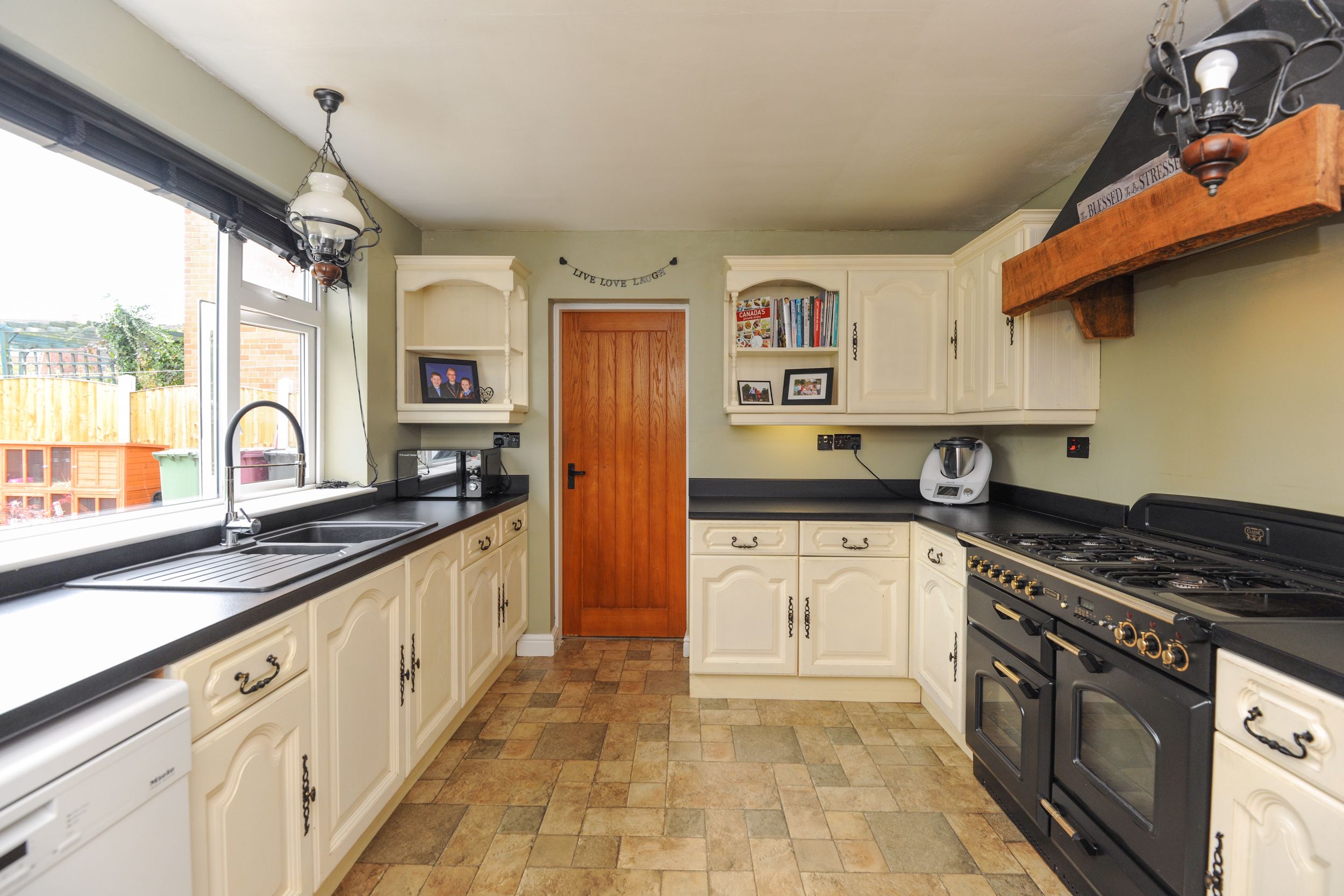 Chartwell Avenue, Wingerworth, S42 Street