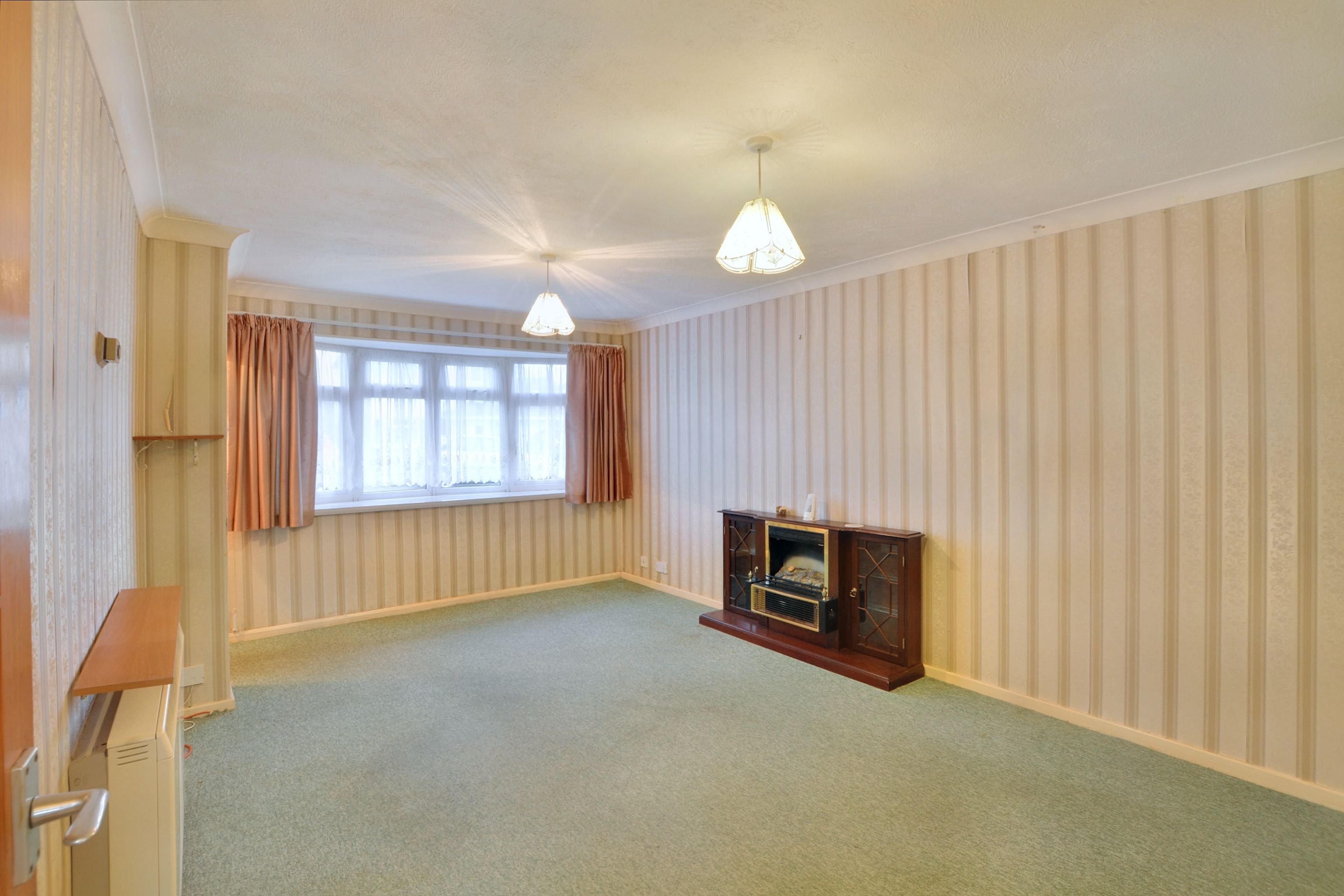 Crofton Close, Kennington, TN24 Street