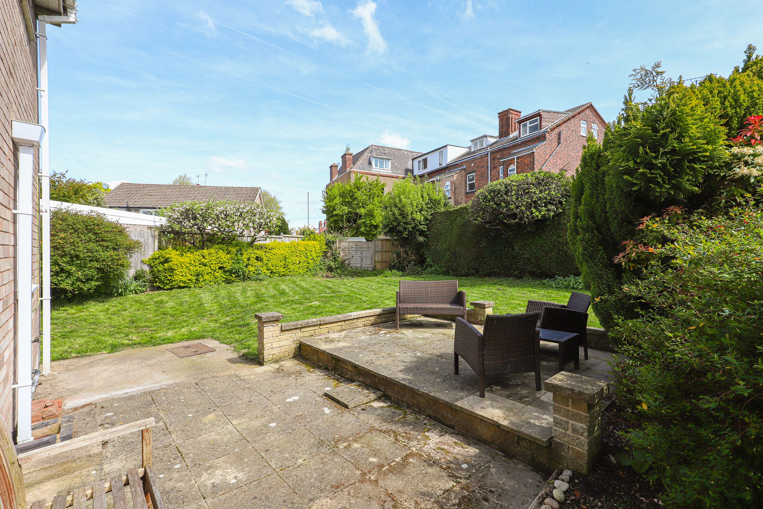 Oakley Avenue, Chesterfield, S40 Street