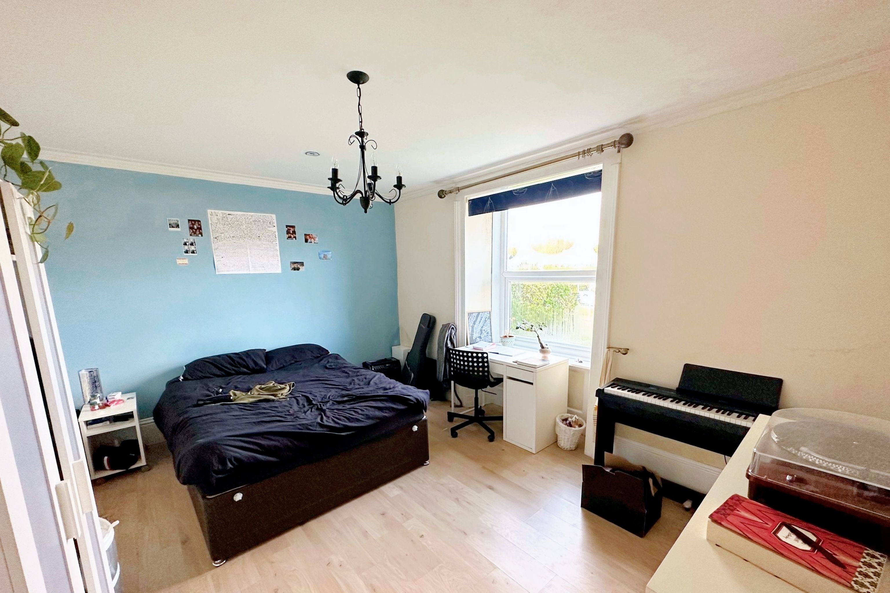 North Parade, Falmouth, TR11 Street