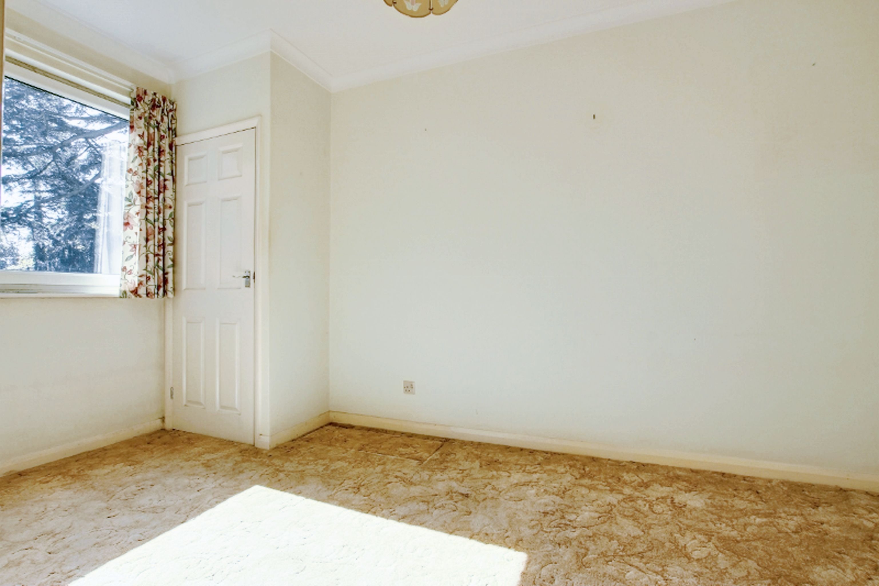 Oathall Road, Haywards Heath, RH16 Street