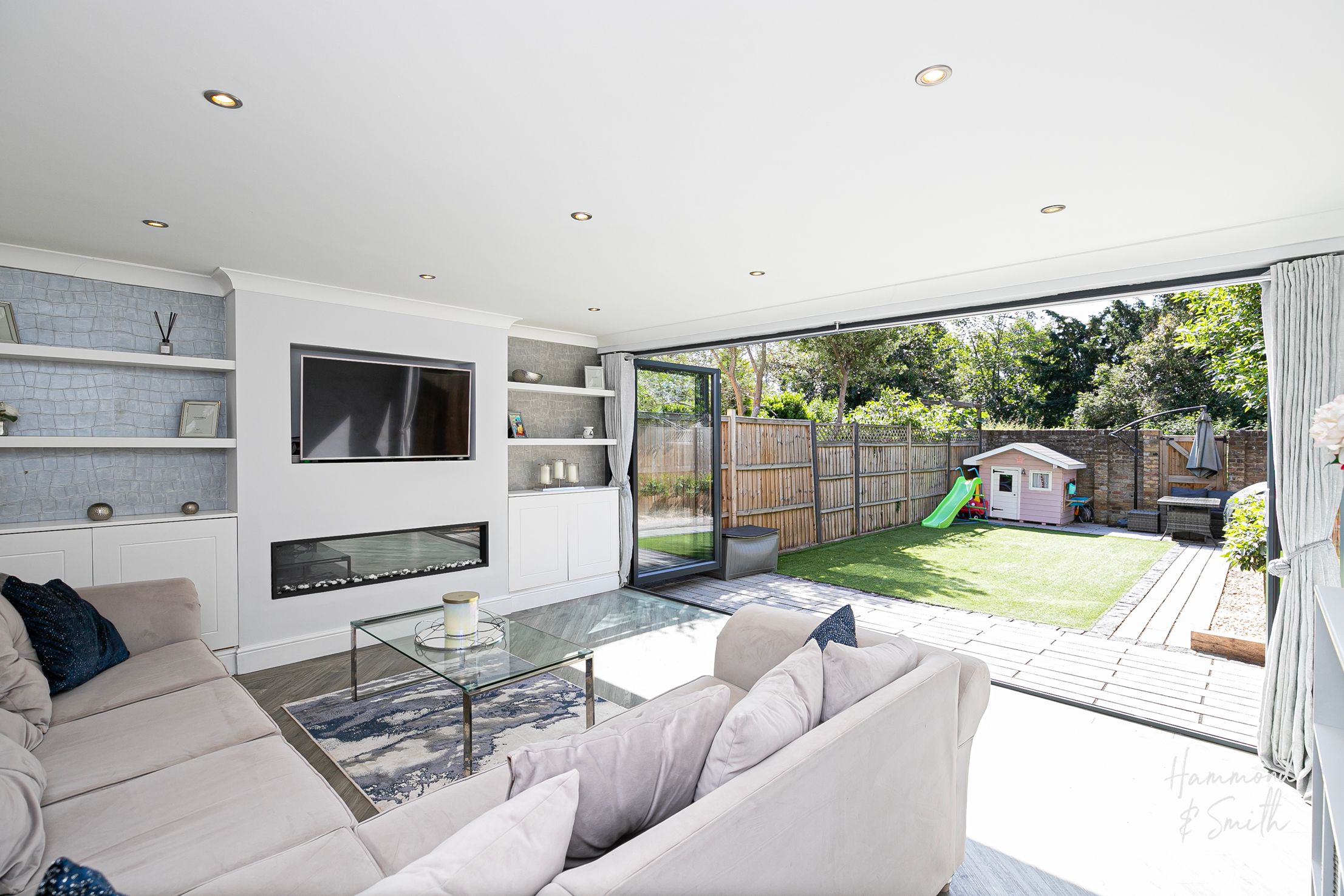 Highfield Green, Epping, CM16 Street