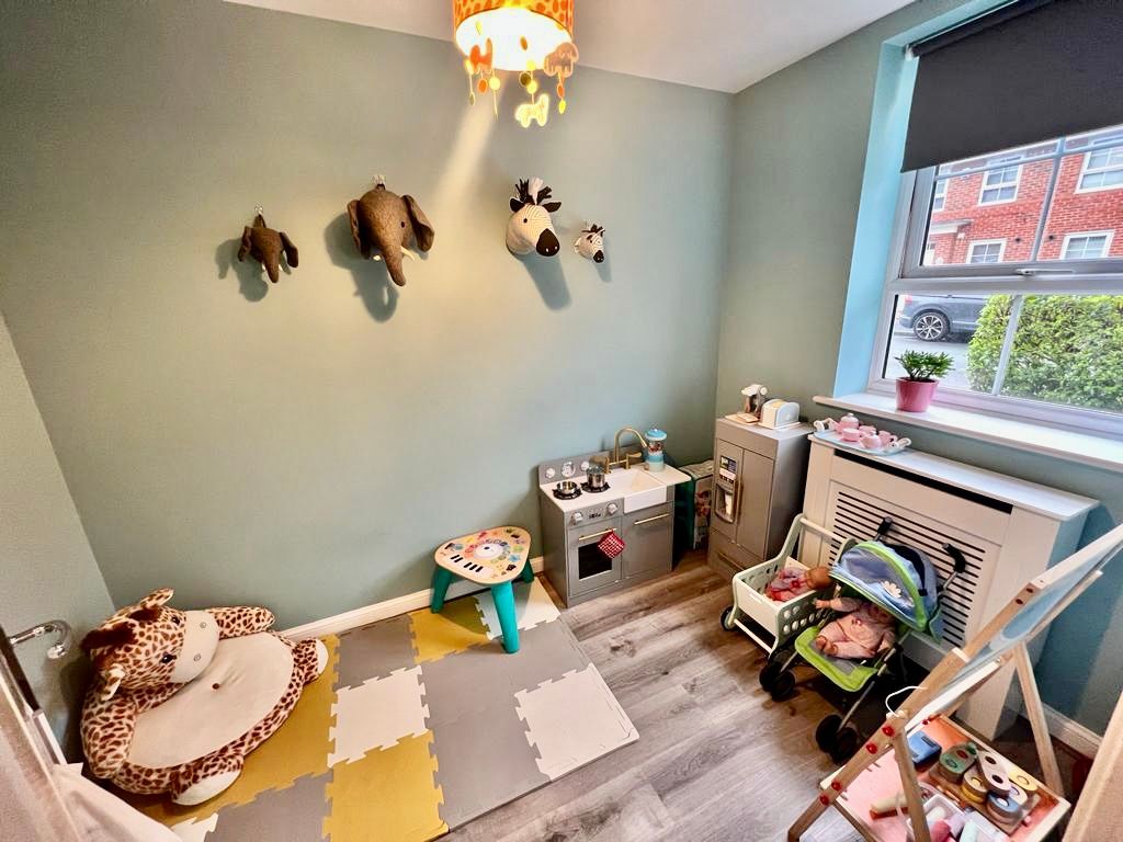 Holden Drive, Swinton, M27 Street
