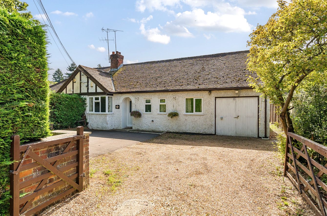 Reading Road, Winnersh, RG41 Street