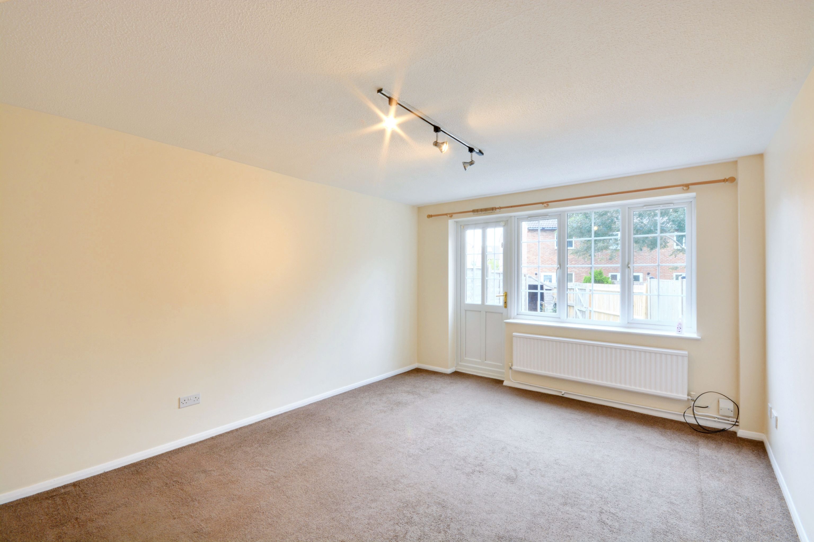 Falcon Way, Ashford, TN23 Street