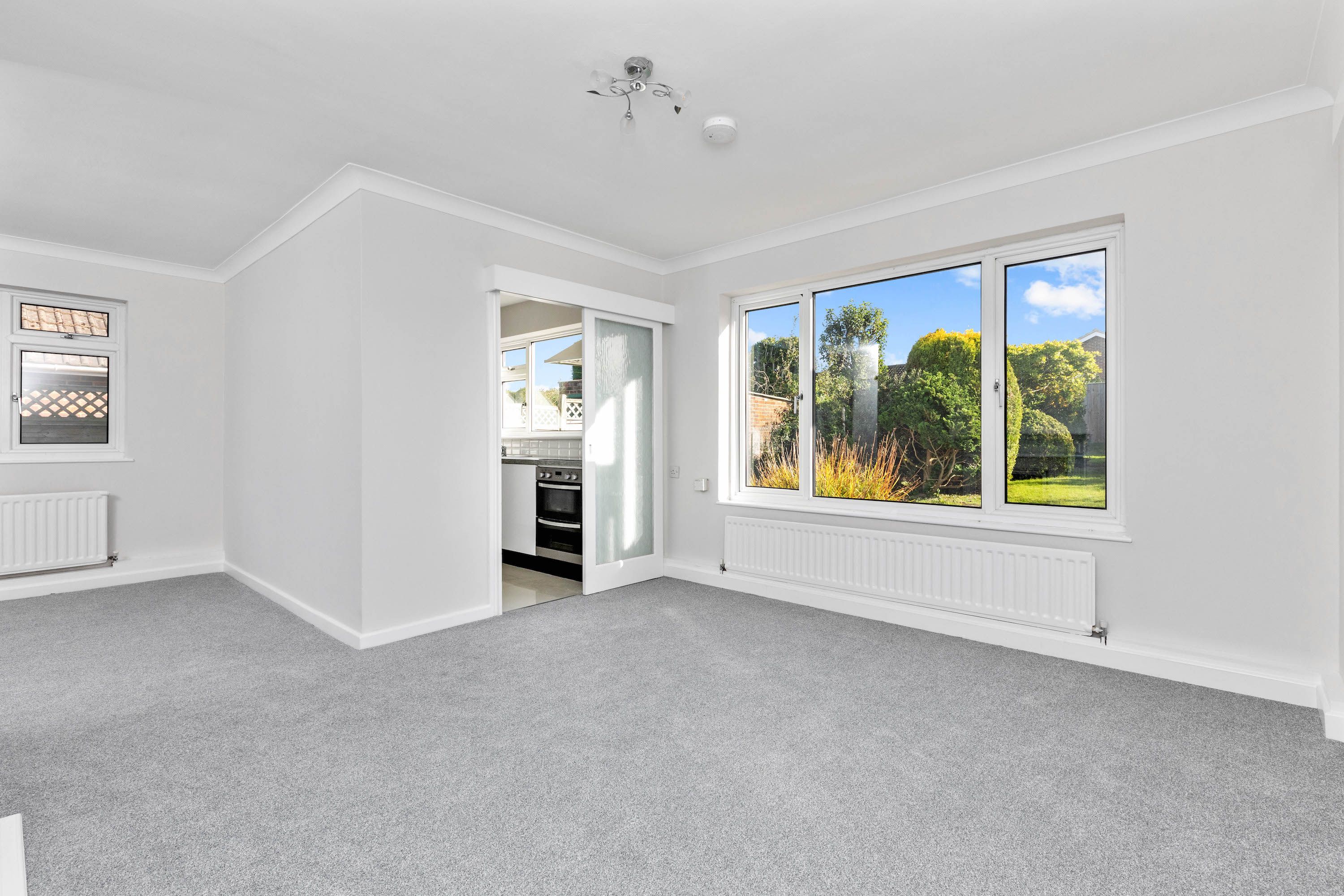 Farhalls Crescent, Horsham, RH12 Street