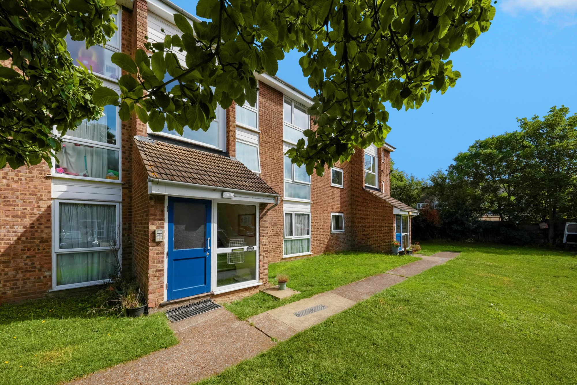 76 Dellow Close Image