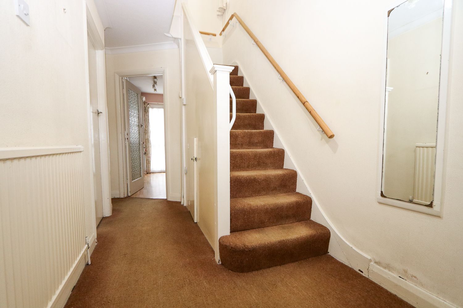 Highland Avenue, Loughton, IG10 Street