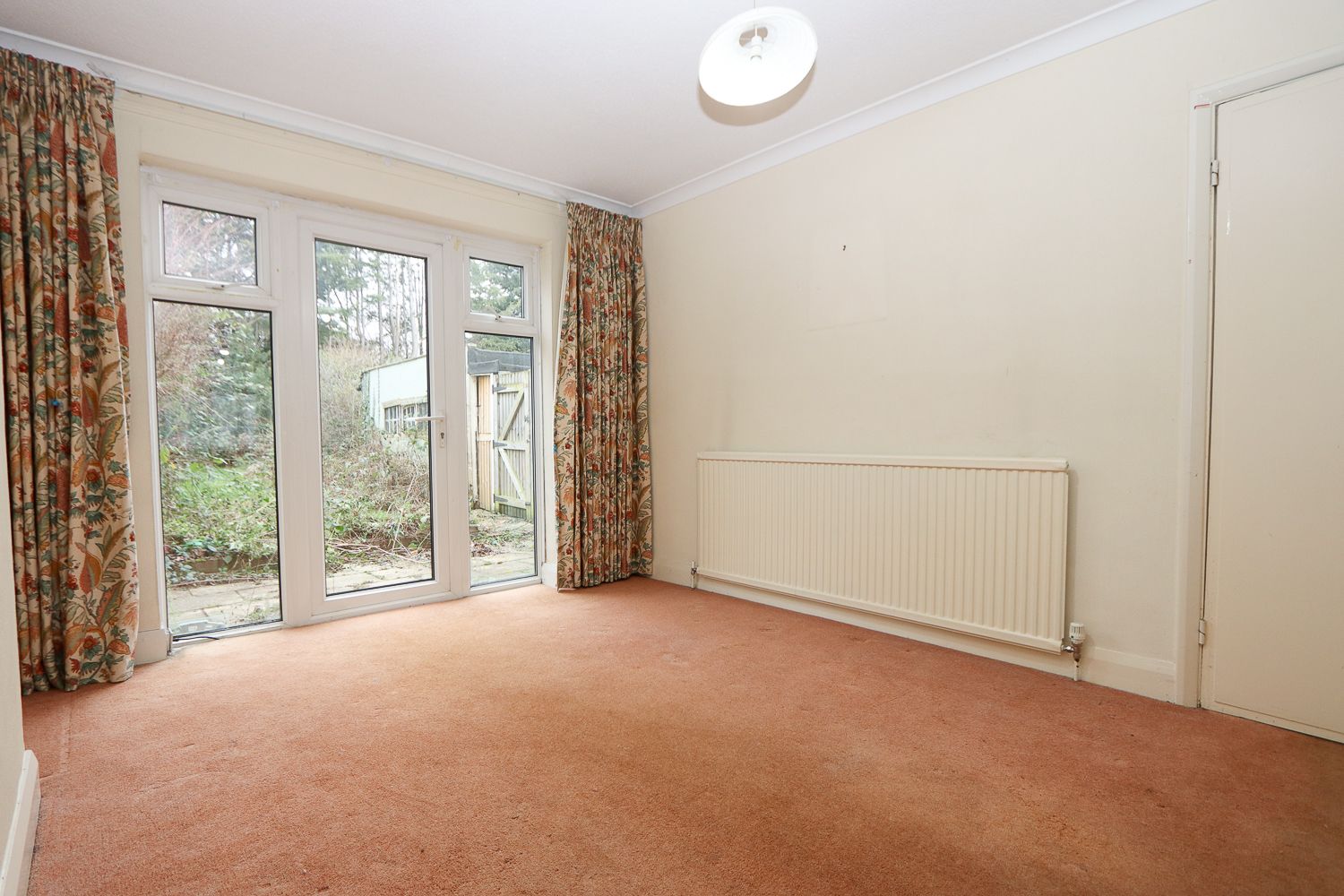 Highland Avenue, Loughton, IG10 Street
