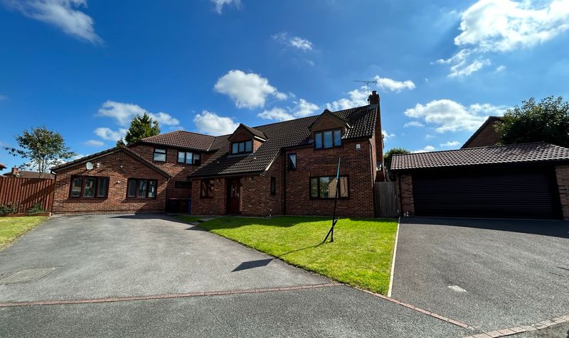 Rose Acre, Worsley, M28