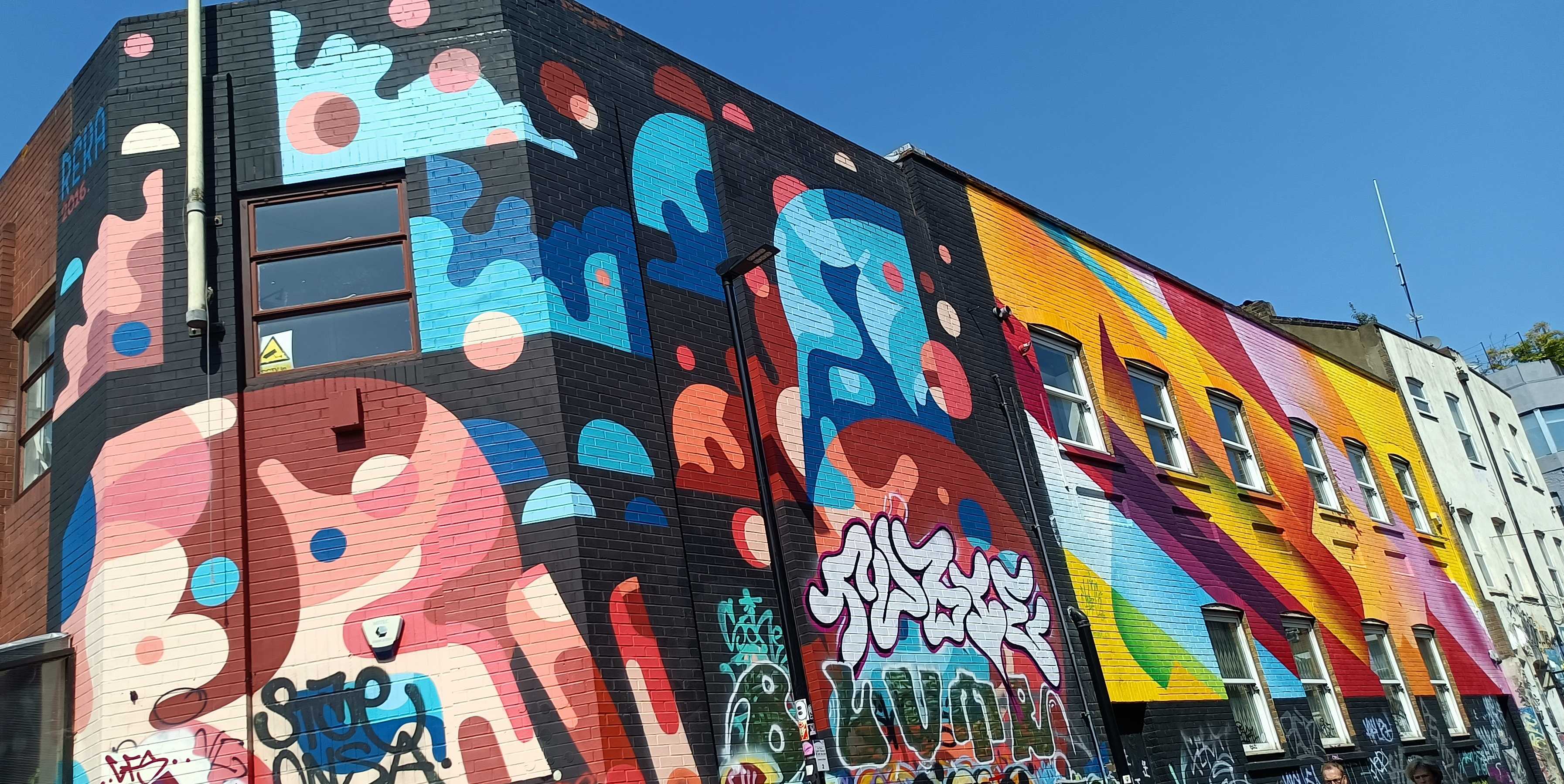 Graffiti 7239  of  in England United Kingdom