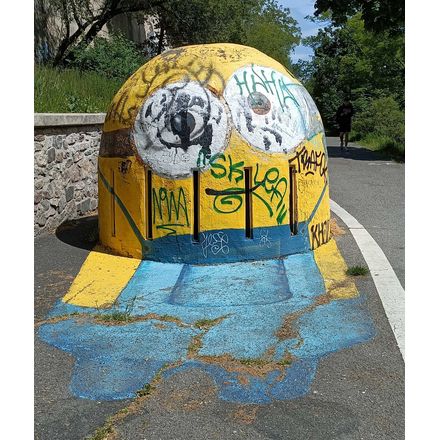 Minion czechia-hlavni-mesto-praha-graffiti