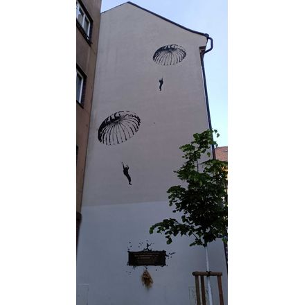 Parachute czechia-hlavni-mesto-praha-graffiti