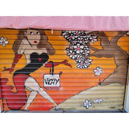  france-vichy-graffiti