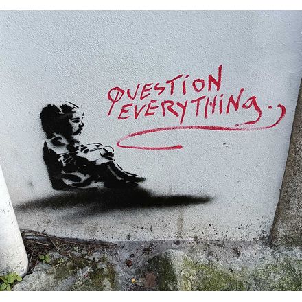 Question everything portugal-porto-graffiti