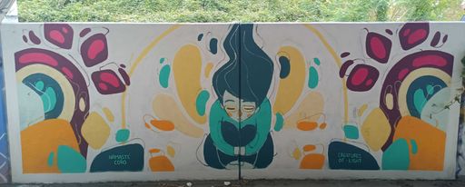 Namasté coño, creatures of light