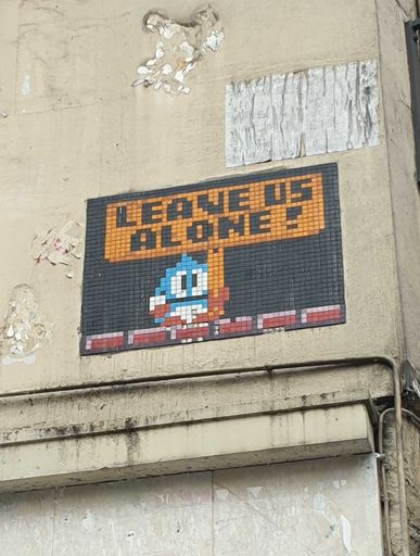 Space Invader PA_769 : Leave us alone