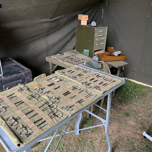 Photograph showing the anesthetist's table with various instruments required for administering anesthesia in the field.