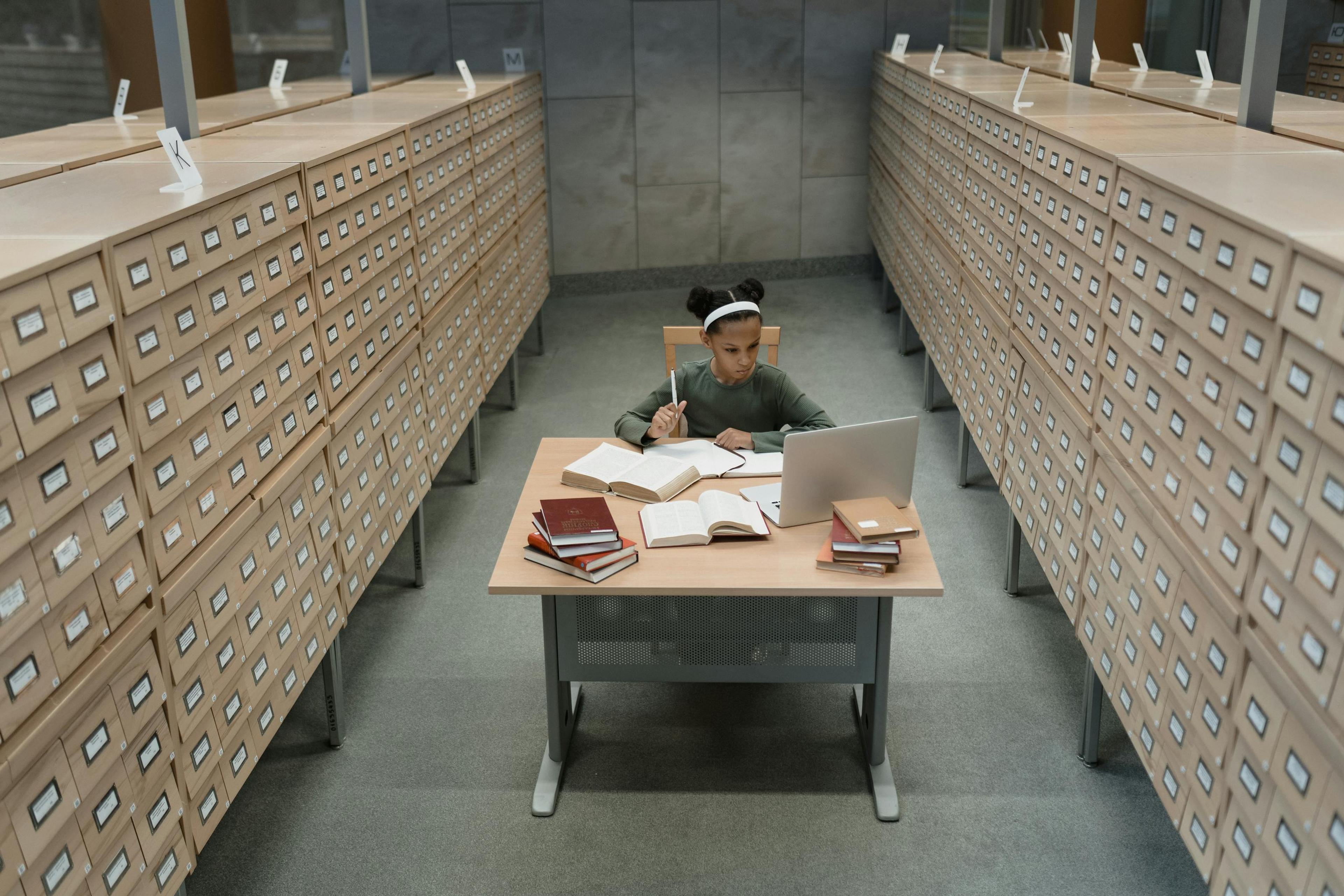 LinkedIn for Indian High-School Students: 7 Ways to Build a Profile Colleges Actually Notice