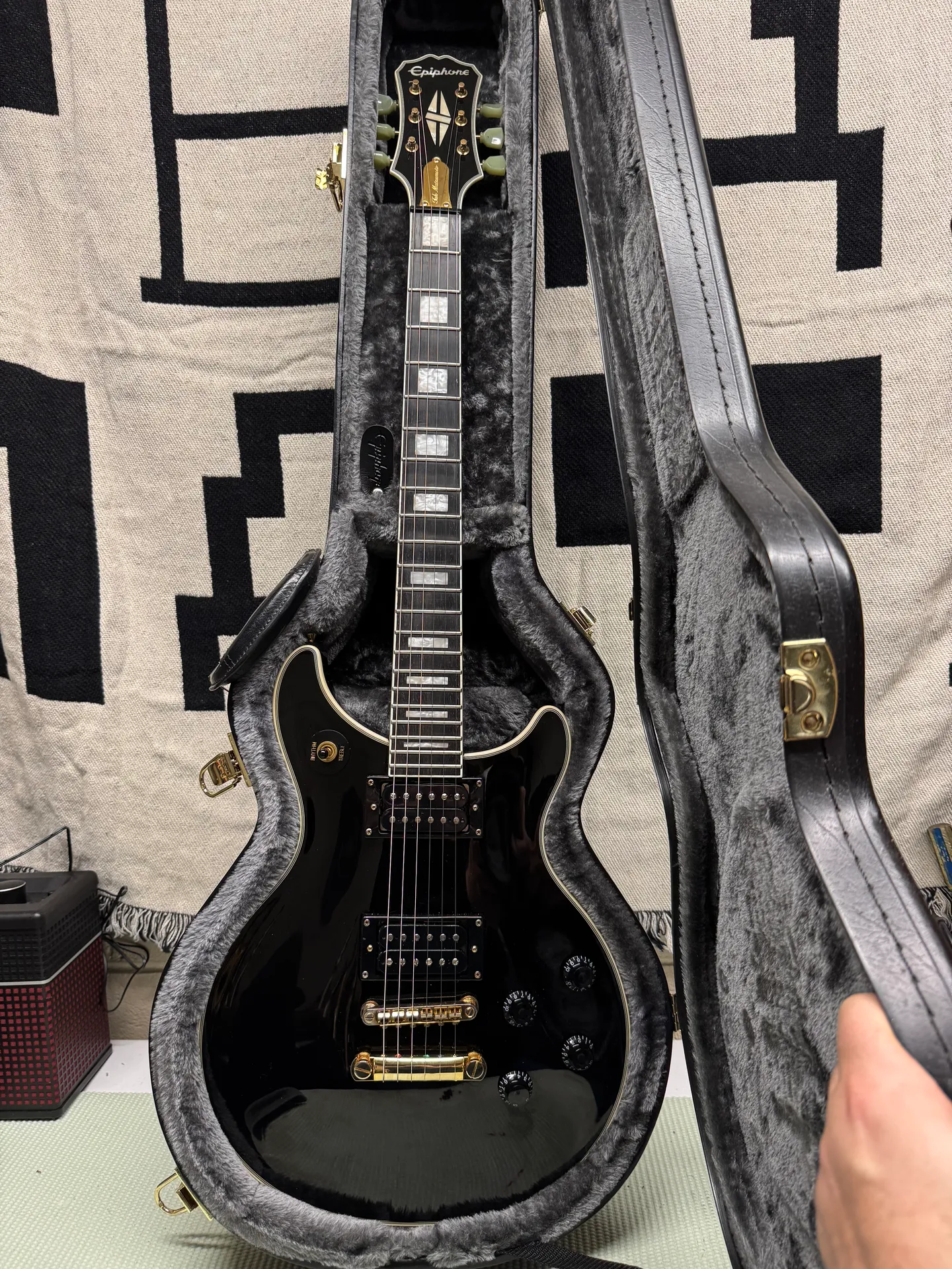 StringTree | 2014 Epiphone Artist Tak Matsumoto DC Signature