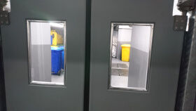 Comm Kitchen Dbl swing door Restaurant traffic doors