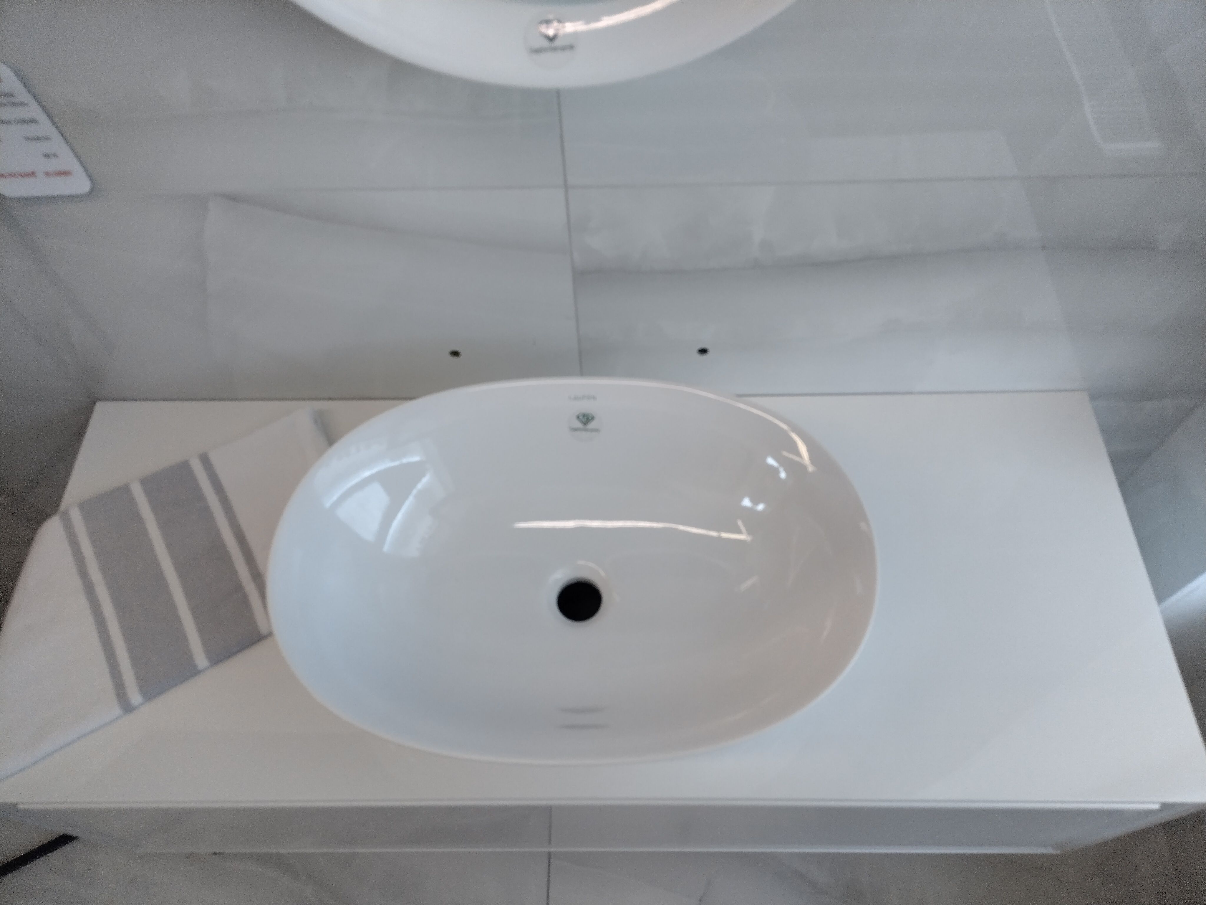 LAUFEN New Classic, umyvadlo + skříňka — náhled 3
