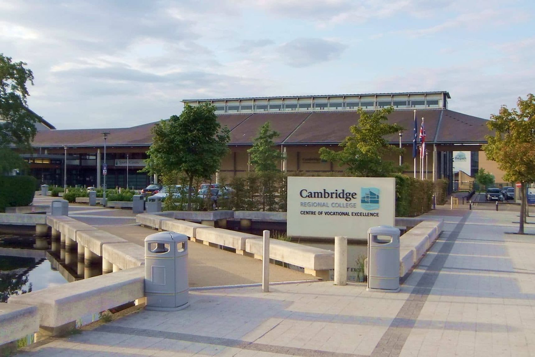 Cambridge Regional College propose des cours d'anglais Ă Cambridge.