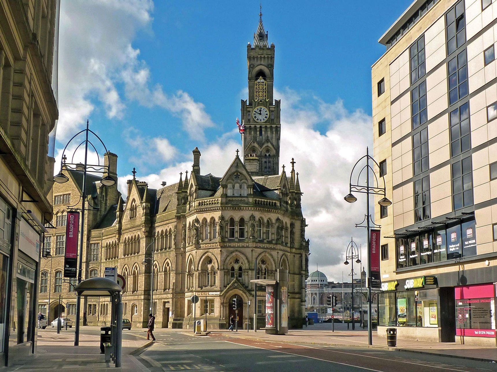 L'université de Bradford accueille des milliers d'étudiants britanniques et internationaux.