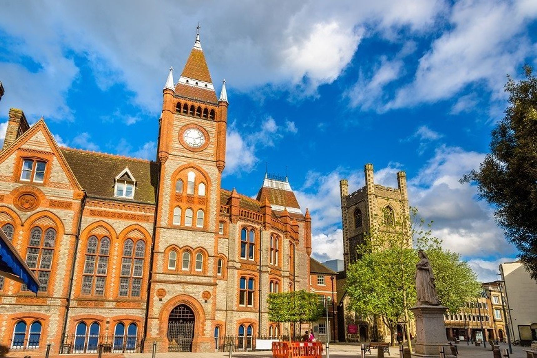 L'université de Reading est une université proche de Londres dont la Henley Business School est une des meilleures écoles de commerce d'Europe.